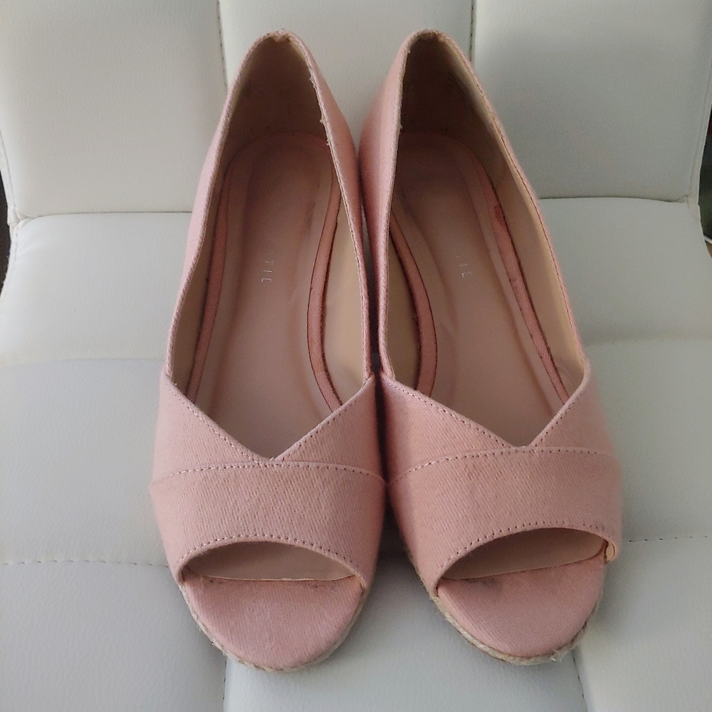 Kelly & Katie wedges